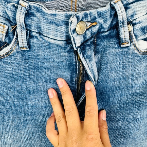 Good American Good Straight High Rise Jeans Light Wash Distressed Pocket 4 / 27 - Picture 5 of 10